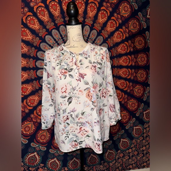 ❤️ Dalia Floral Print Blouse size medium - Picture 4 of 15